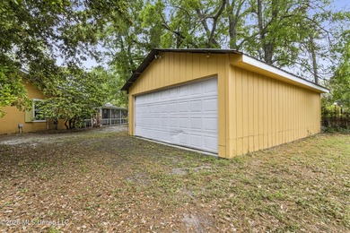 Coastal Cottage Living Just Blocks from the Beach & Train Depot - photo 39