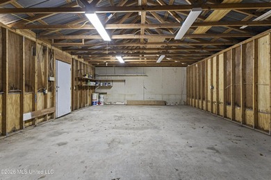 Coastal Cottage Living Just Blocks from the Beach & Train Depot - photo 40
