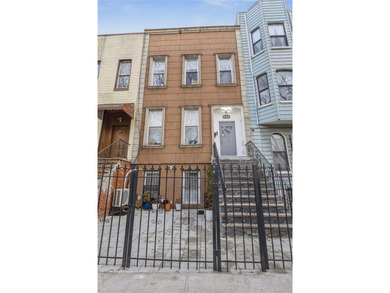 Unparalleled Quality & Elegance converge at this site. Nestled - photo 1