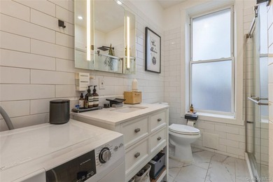 Unparalleled Quality & Elegance converge at this site. Nestled - photo 5