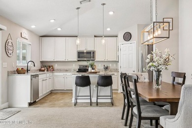 This 2015 stunning 4/2 in the desirable Abby Glen community is - photo 4