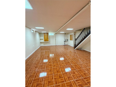 Prime North Flushing Location! This renovated and - photo 20