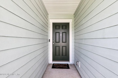 Bright and inviting 3-bedroom, 2-bath home on a spacious corner - photo 4