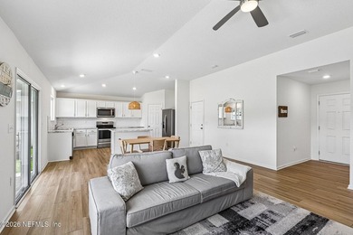 Bright and inviting 3-bedroom, 2-bath home on a spacious corner - photo 9