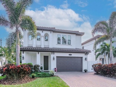 Luxurious 4BR/3.5 BA/2 Car Garage Executive Home with no expense - photo 3