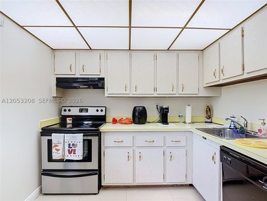 1 bedroom 1 bathroom condo in the beautiful Village of Kings - photo 7