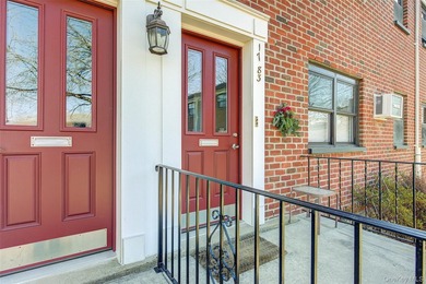 Welcome to this delightful 2-bedroom, 1-bath Upper-level corner - photo 2