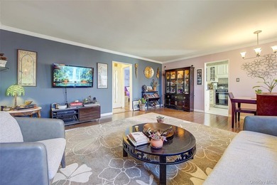 Welcome to this delightful 2-bedroom, 1-bath Upper-level corner - photo 5