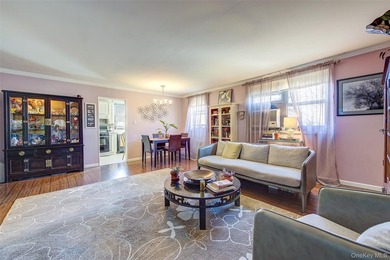 Welcome to this delightful 2-bedroom, 1-bath Upper-level corner - photo 6