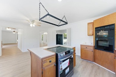 Charming Lakefront Retreat on 9.5 Acres - Private, Peaceful, and - photo 11