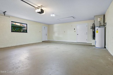 Here's your Chance of a lifetime to own a waterfront home - photo 33