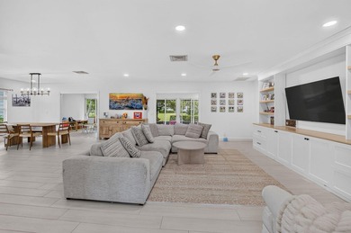 THIS BEAUTIFUL UPDATED 3 BEDROOM 2 BATH VILLA IS READY FOR A NEW - photo 7