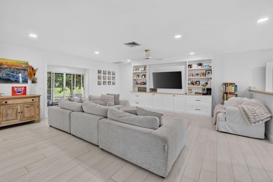 THIS BEAUTIFUL UPDATED 3 BEDROOM 2 BATH VILLA IS READY FOR A NEW - photo 8