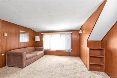 Welcome to your home in Massapequa Shores! Nestled on a - photo 11