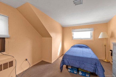 Welcome to your home in Massapequa Shores! Nestled on a - photo 12