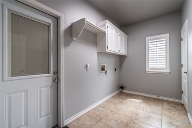 Beautiful stucco and stone home nestled in a quiet cul-de-sac - photo 20
