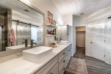 Beautiful stucco and stone home nestled in a quiet cul-de-sac - photo 24