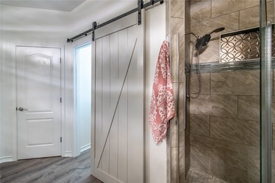 Beautiful stucco and stone home nestled in a quiet cul-de-sac - photo 26