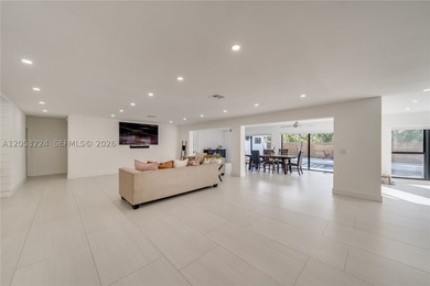 BEAUTIFUL NEWLY RENVATED RANCH HOME IN HOLLYWOOD! TASTEFULLY - photo 6
