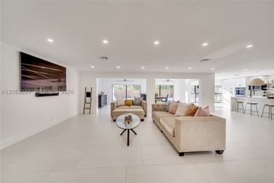 BEAUTIFUL NEWLY RENVATED RANCH HOME IN HOLLYWOOD! TASTEFULLY - photo 8