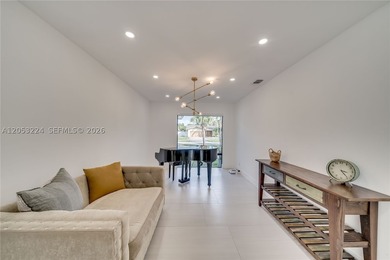 BEAUTIFUL NEWLY RENVATED RANCH HOME IN HOLLYWOOD! TASTEFULLY - photo 10
