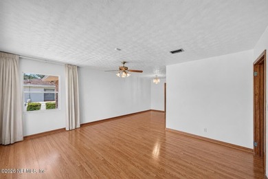 Welcome home to this well-maintained 3-bedroom, 3-bath home - photo 5