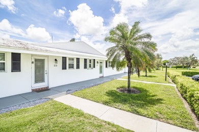 Lake Condo For Sale in Boynton Beach, Florida