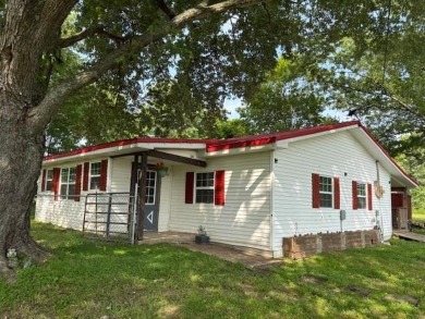 (private lake, pond, creek) Home For Sale in Russellville Kentucky