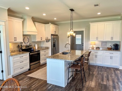 Stunning One-Level Home on 1+ Acre with Saltwater Pool & Lake - photo 5