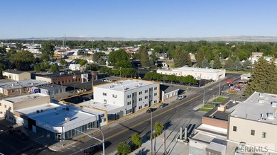 The Wellington is a fully renovated 27-unit apartment building - photo 13