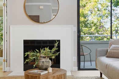 A bright top-floor retreat in the heart of Hamilton Place, this - photo 6