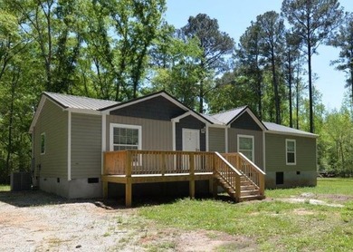 Come make this almost new doublewide home yours. It is so new - Lake Home For Sale in Eatonton, Georgia