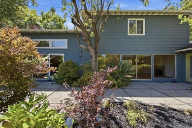 Set on a desirable park-adjacent corner lot in Palo Alto's - photo 7