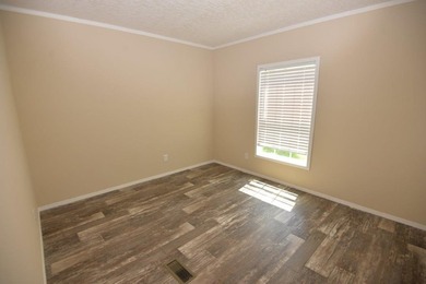 Conveniently located near Lake Sinclair and just minutes from - photo 9