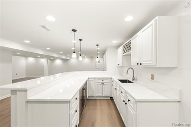 *****A CAPE-COD HOME (MASTER BEDROOM ON THE MAIN - photo 34