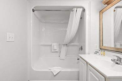 Paradise Resort is one of the premier oceanfront resorts in - photo 11