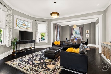 Make one of Savannah's most sought-after addresses in the heart - photo 7