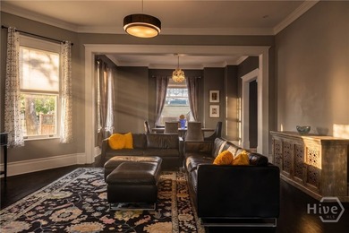 Make one of Savannah's most sought-after addresses in the heart - photo 8