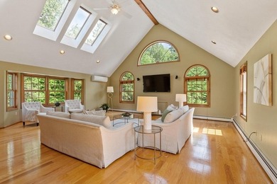 PRIVACY, SPACE & LOCATION! Stunning 4BR Colonial on a private - photo 6