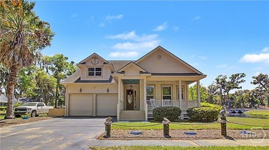 Waterfront Sanctuary with Timeless Character Step into a home - photo 1