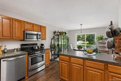 Welcome to 42 Blueberry Common, a beautifully maintained - photo 16