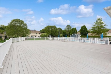 Welcome to 42 Blueberry Common, a beautifully maintained - photo 27