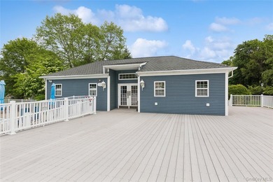 Welcome to 42 Blueberry Common, a beautifully maintained - photo 28