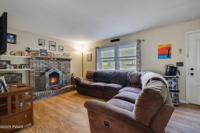 Welcome to this warm and well-cared-for 4-bedroom, 2-bath home - photo 6