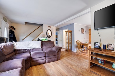 Welcome to this warm and well-cared-for 4-bedroom, 2-bath home - photo 8