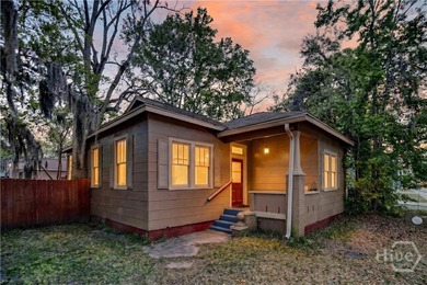 Investor opportunity with immediate income potential! This - photo 1