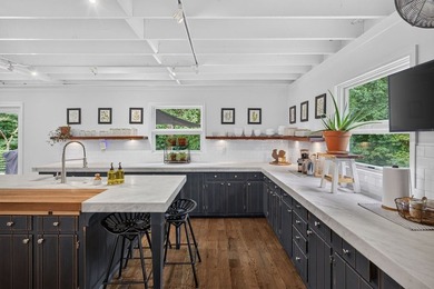 A rare, one-of-a-kind luxury estate in prestigious Mount Vernon - photo 23