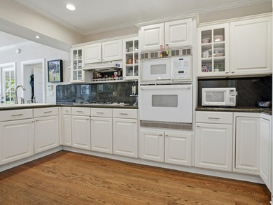 Set along the prestigious Palma Ceia Golf Course in South Tampa - photo 24