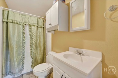 Investor opportunity with immediate income potential! This - photo 9