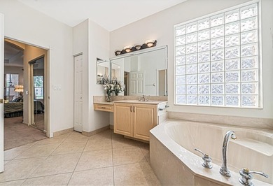 BRAND NEW A/C JUST INSTALLED!! GORGEOUS WATERVIEW! KITCHEN - photo 50